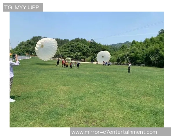 招行携手足球激情射门助力青少年成长与梦想实现