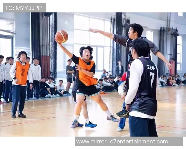 时尚与运动兼备的女孩篮球服让青春活力尽显